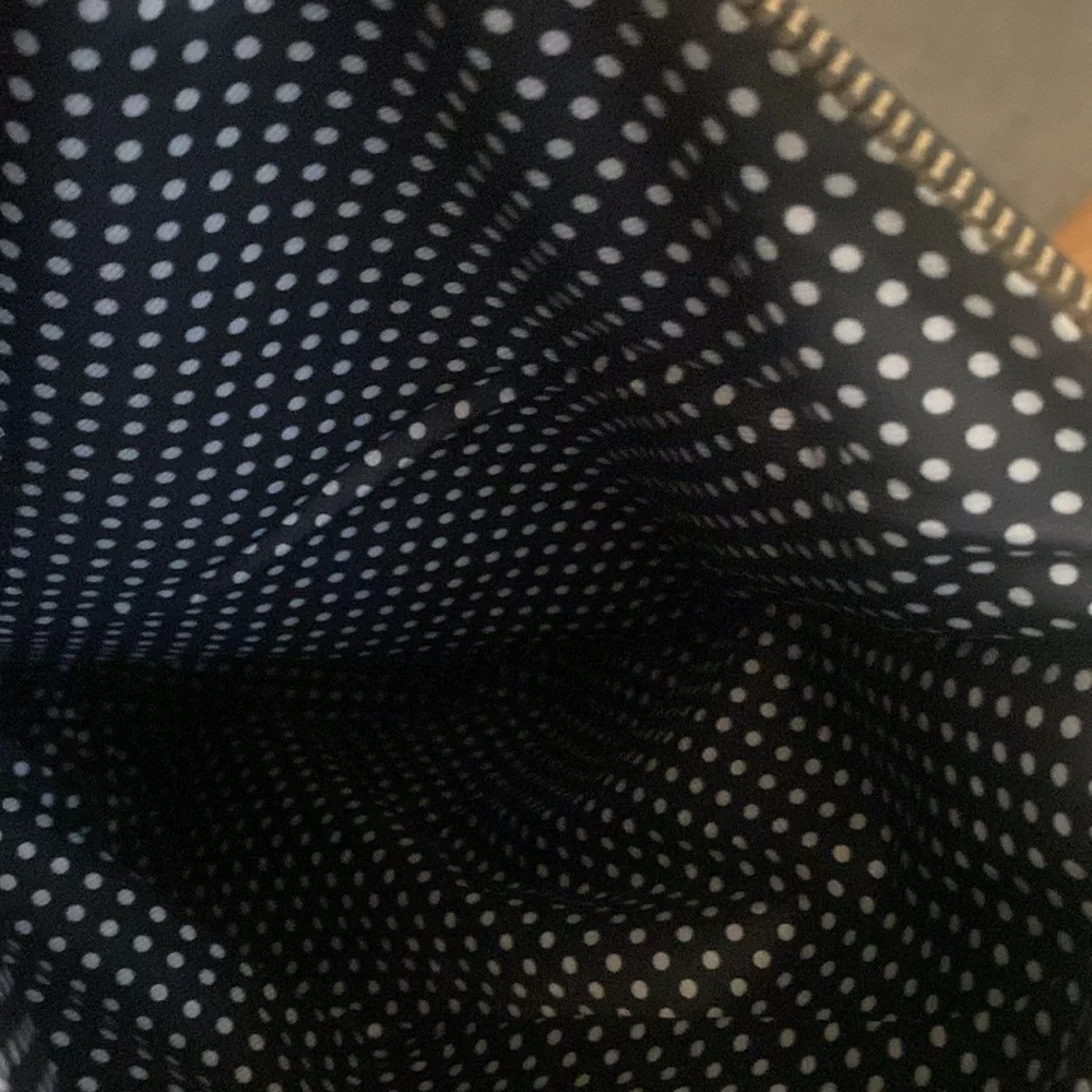 KATE SPADE Nylon bag w/patent leather trim! EUC! - Picture 13 of 16